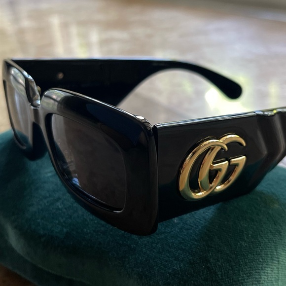 Gucci Oversized Rectangular Acetate Sunglasses GG0811S 001 Black - Picture 7 of 10